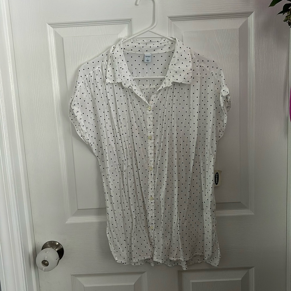 Old Navy button down capped sleeve shirt